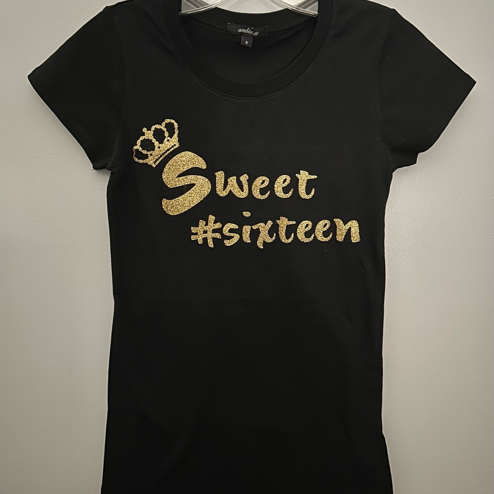 New Sweet 16 T-Shirt Size Small